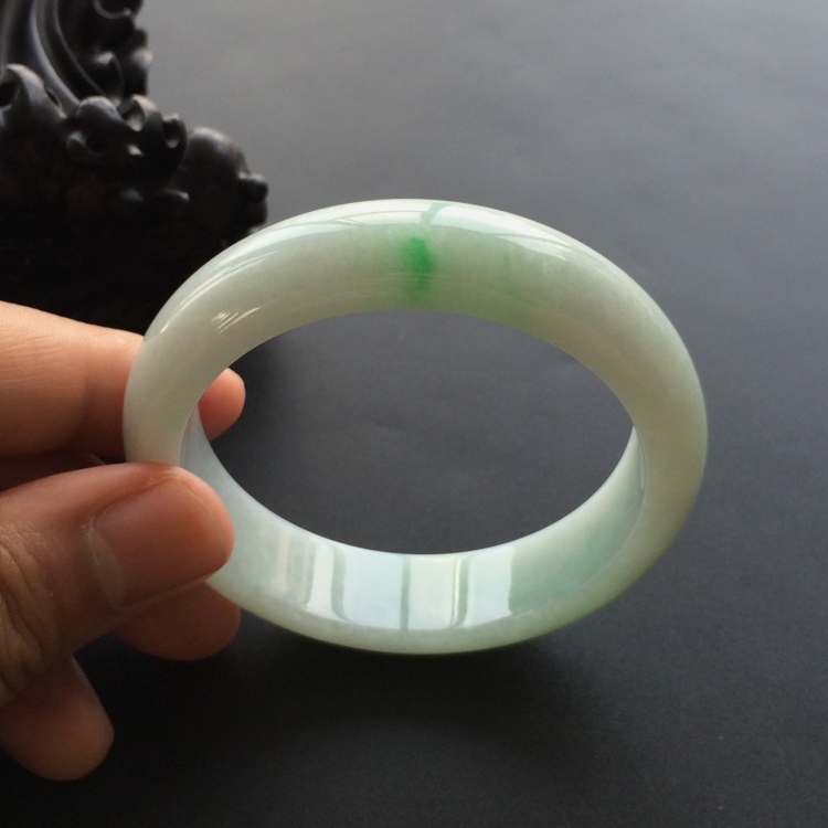 (超值推荐)糯冰种略飘翠手镯(57.2mm)