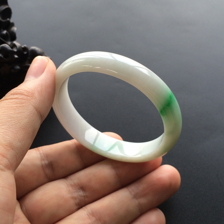 (超值推荐)糯冰种飘翠贵妃镯(54.5mm-48mm)