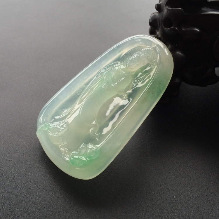 (超值推荐)冰种晴水略飘翠观音挂件