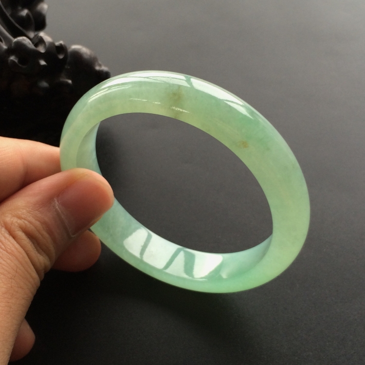 (超值推荐)糯冰种绿晴水手镯(55.5mm)