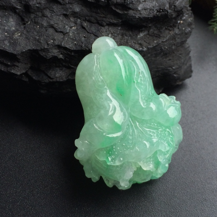（超值推荐）糯冰种飘翠白菜挂件