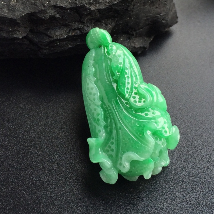 （超值推荐）糯冰种翠色白菜挂件