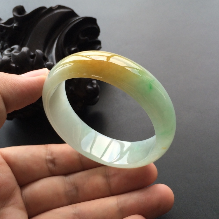 (超值推荐)糯冰种黄加绿手镯(55.2mm)