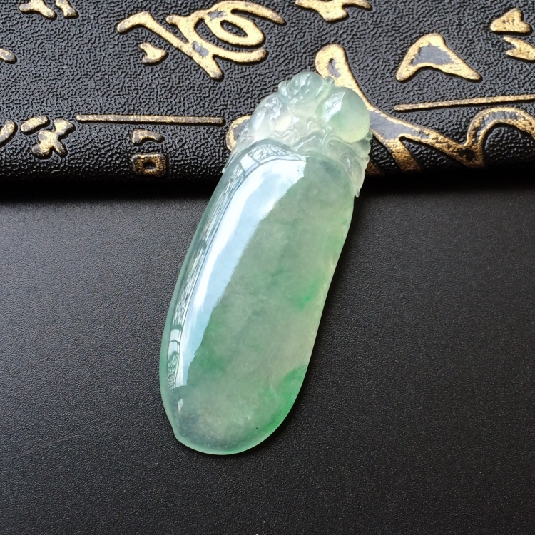 (超值推荐)冰种飘翠福瓜挂件