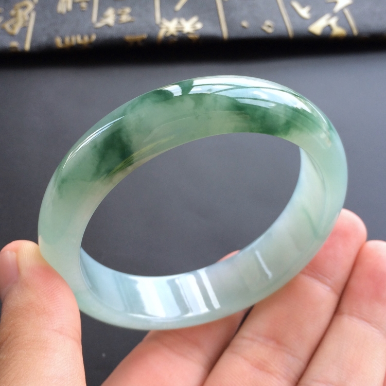 (超值推荐)糯冰种飘花手镯(56mm)