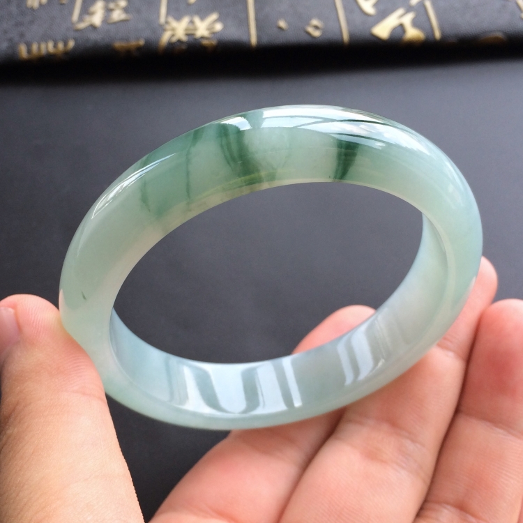 (超值推荐)糯冰种飘花手镯(56.8mm)