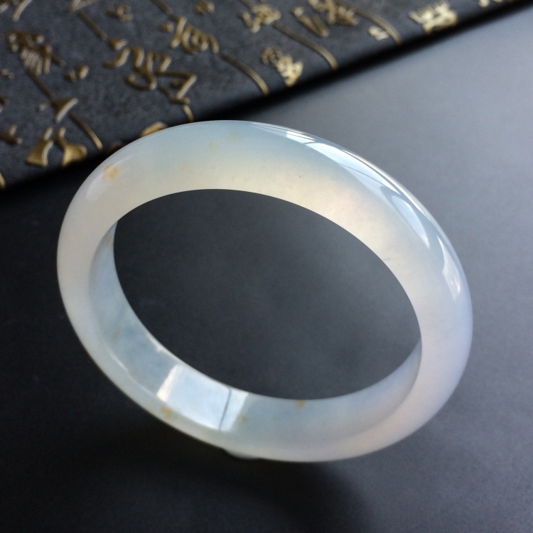 (超值推荐)冰种淡紫罗兰略飘黄花手镯(56mm)