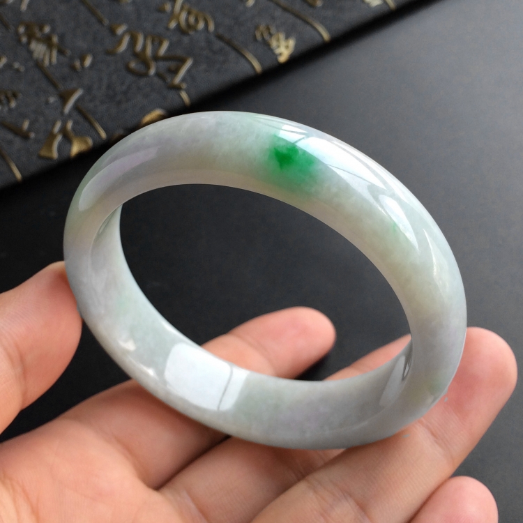 (超值推荐)糯冰种淡春带彩手镯(55.4mm)
