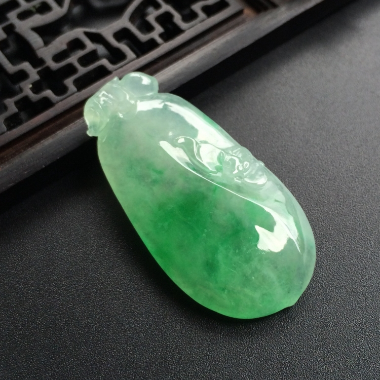 （超值推荐）冰种飘翠福瓜挂件