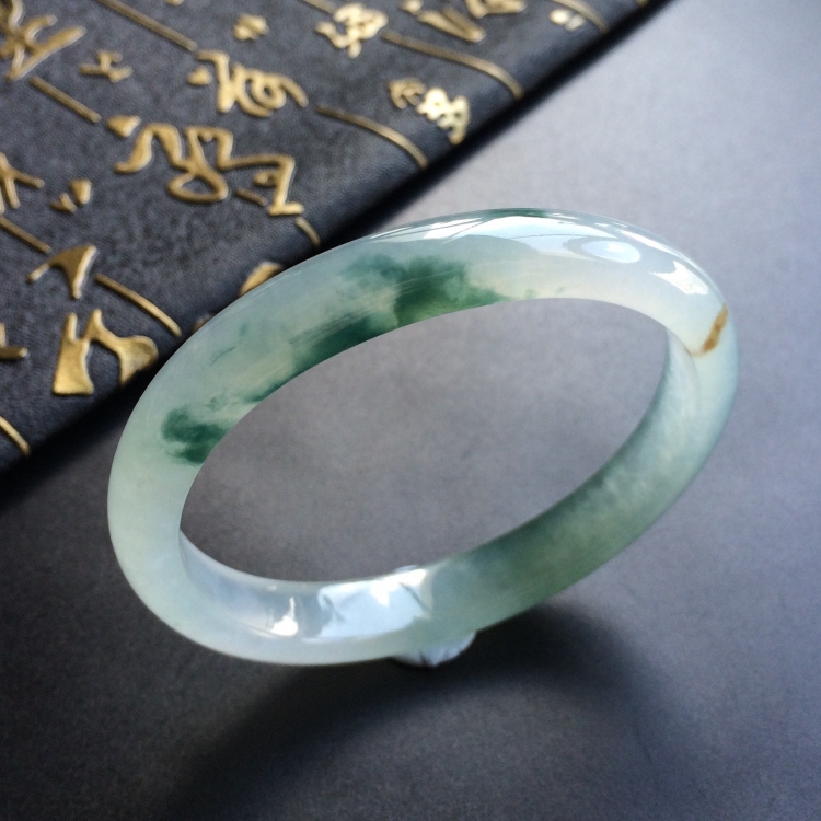 (超值推荐)冰种飘花贵妃镯(53.8mm-46.3mm)