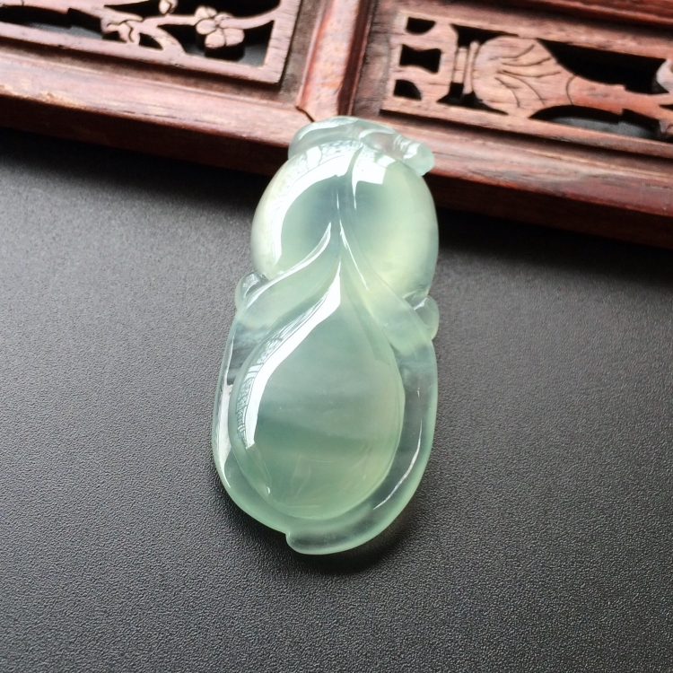(超值推荐)冰种淡晴水玉兰花挂件