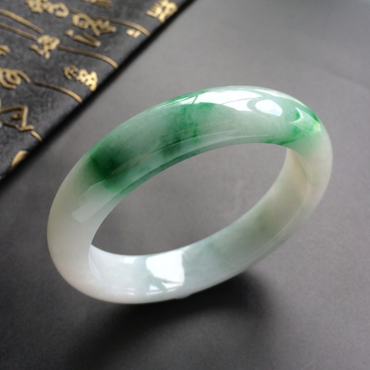 (超值推荐)糯冰种飘翠手镯(58.9mm)