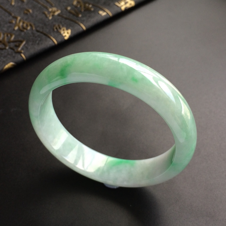 (超值推荐)糯冰种飘翠手镯(57.2mm)