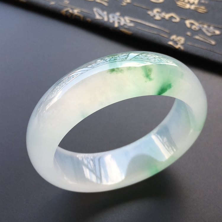 (超值推荐)冰种飘绿花手镯(57mm)