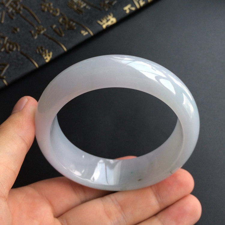 (超值推荐)糯冰种淡紫罗兰略飘花手镯(59mm)