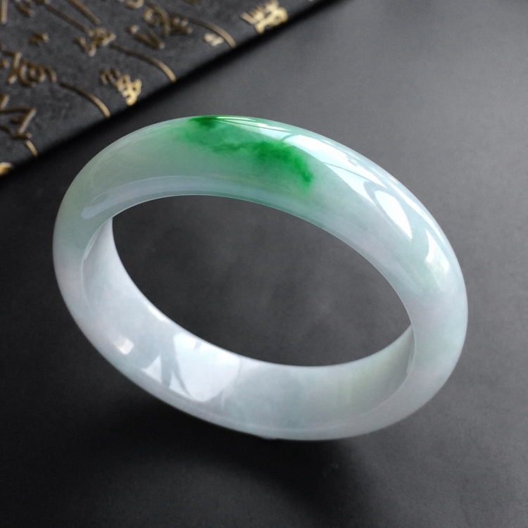 (超值推荐)糯冰种飘翠手镯(58.6mm)