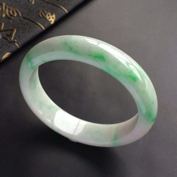 (超值推荐)糯冰种飘翠手镯(57.1mm)
