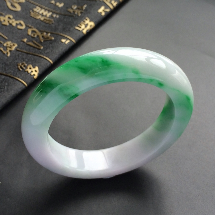 (超值推荐)糯冰种淡春带彩手镯(56.7mm)