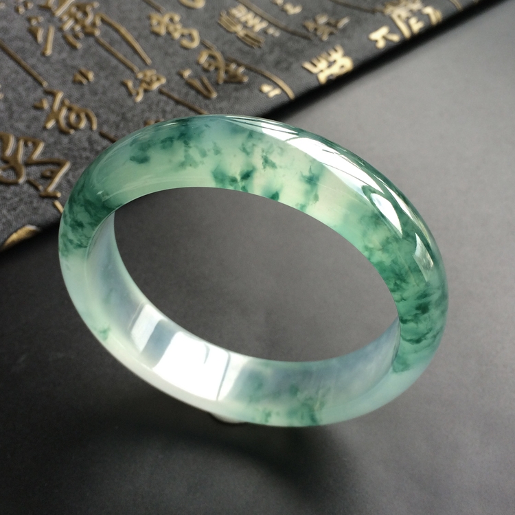 (超值推荐)冰种飘花手镯(56.5mm)