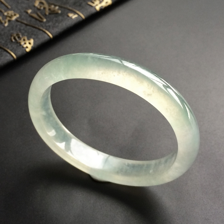 (超值推荐)冰种晴水贵妃镯(53.4mm-45mm)