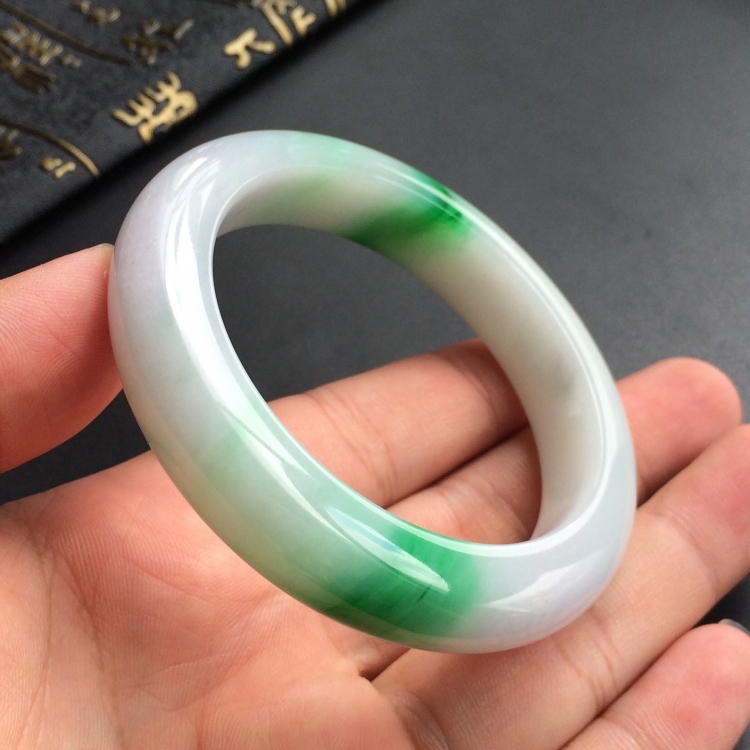 (超值推荐)糯冰种飘翠手镯(53.4mm)