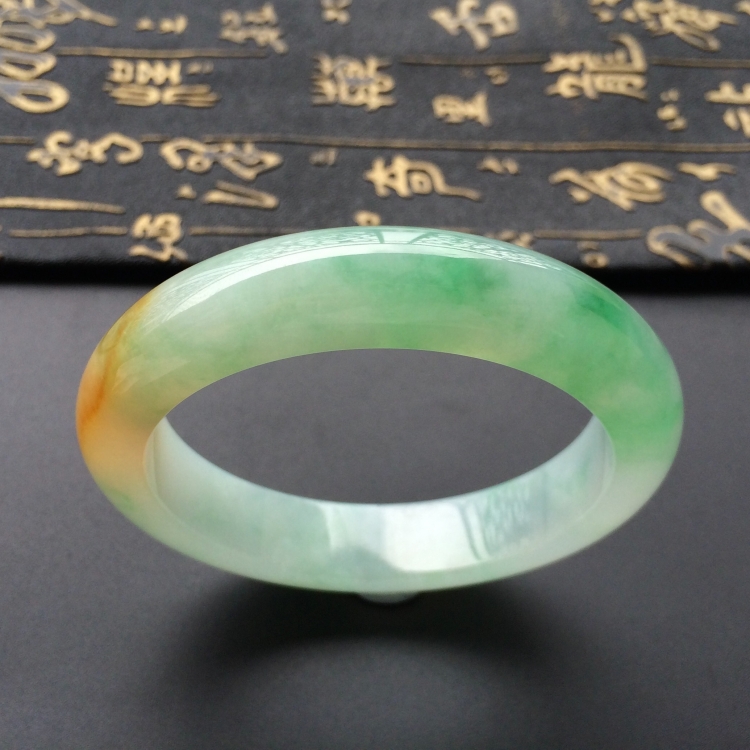 (超值推荐)糯冰种黄加绿手镯(56.8mm)