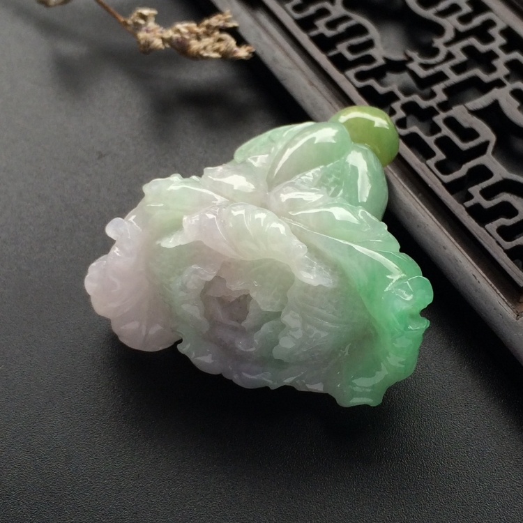 （超值推荐）糯冰种淡三彩白菜挂件