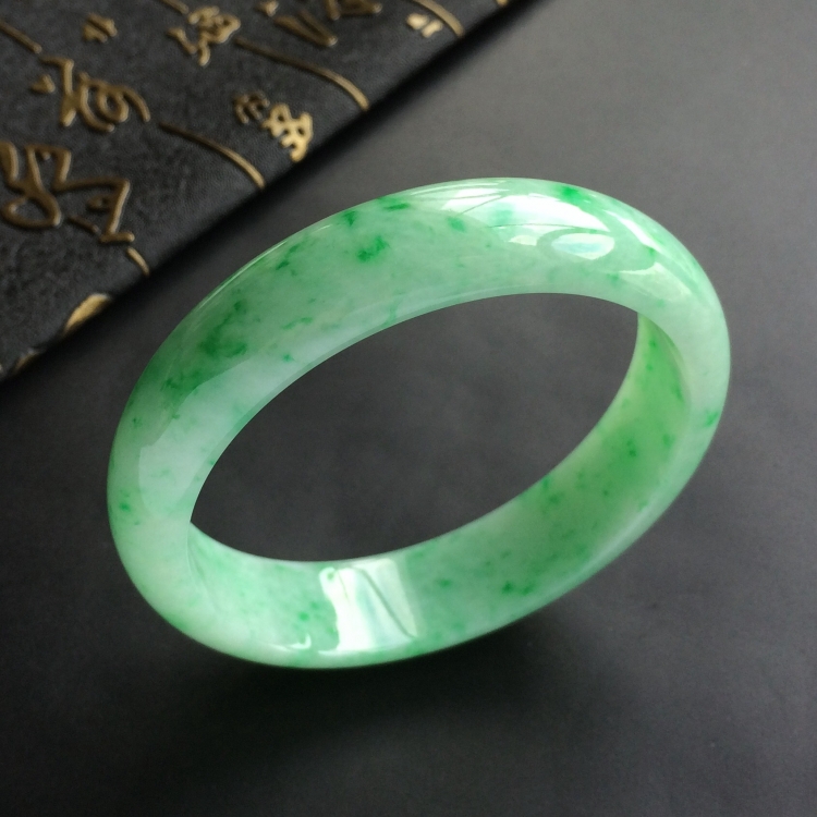 (超值推荐)糯冰种飘翠手镯(56.6mm)