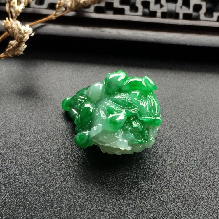 （超值推荐）糯冰种翠色白菜挂件