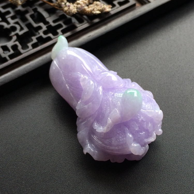 （超值推荐）糯冰种淡春带彩白菜挂件