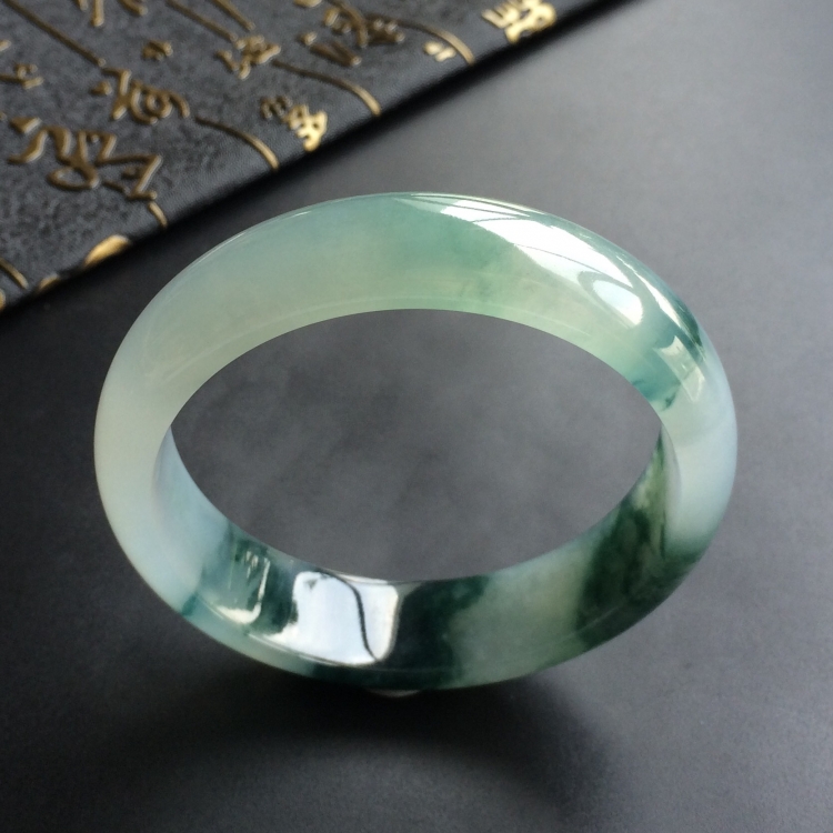 (超值推荐)糯冰种飘花手镯(57.5mm)