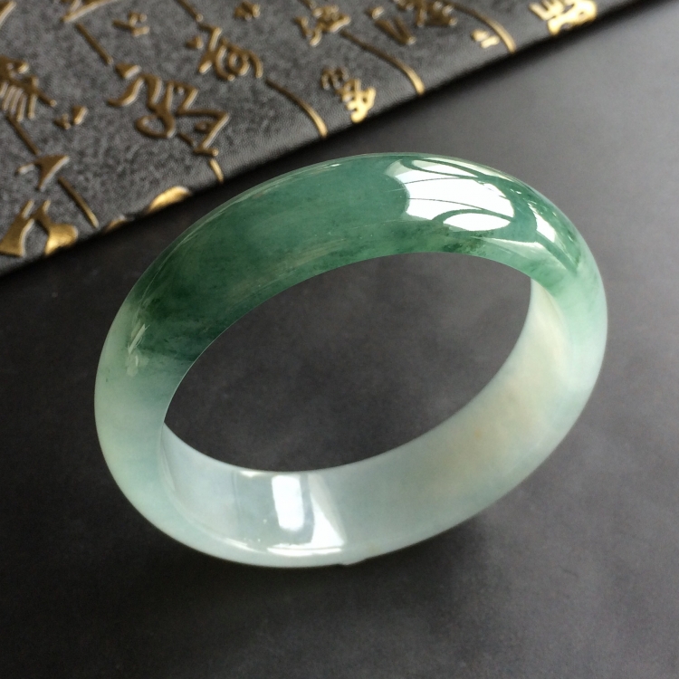 (超值推荐)糯冰种飘花手镯(56.5mm)