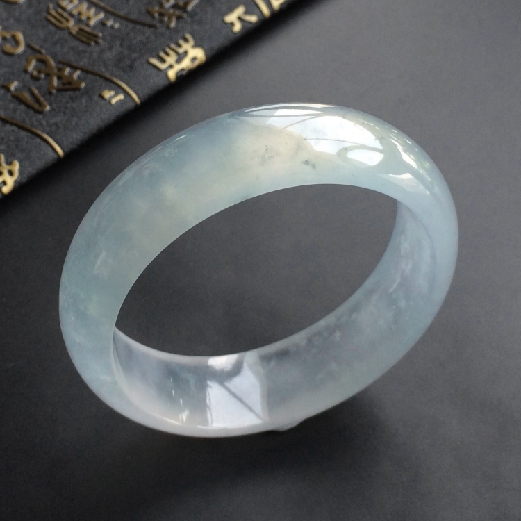 (超值推荐)冰玻种淡晴水手镯(57.7mm)