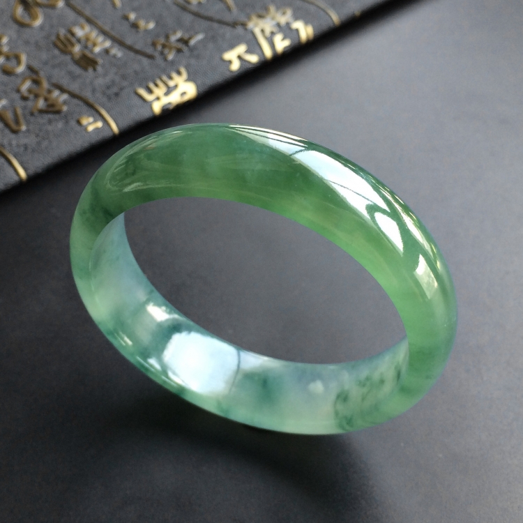 (超值推荐)冰种飘花手镯(52.6mm)
