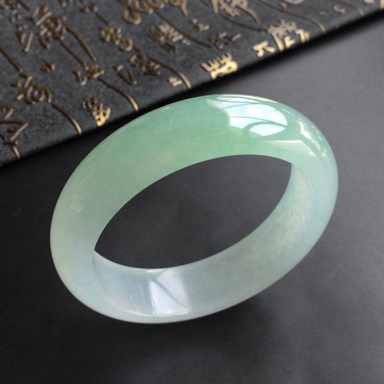 (超值推荐)冰种绿晴水手镯(59mm)