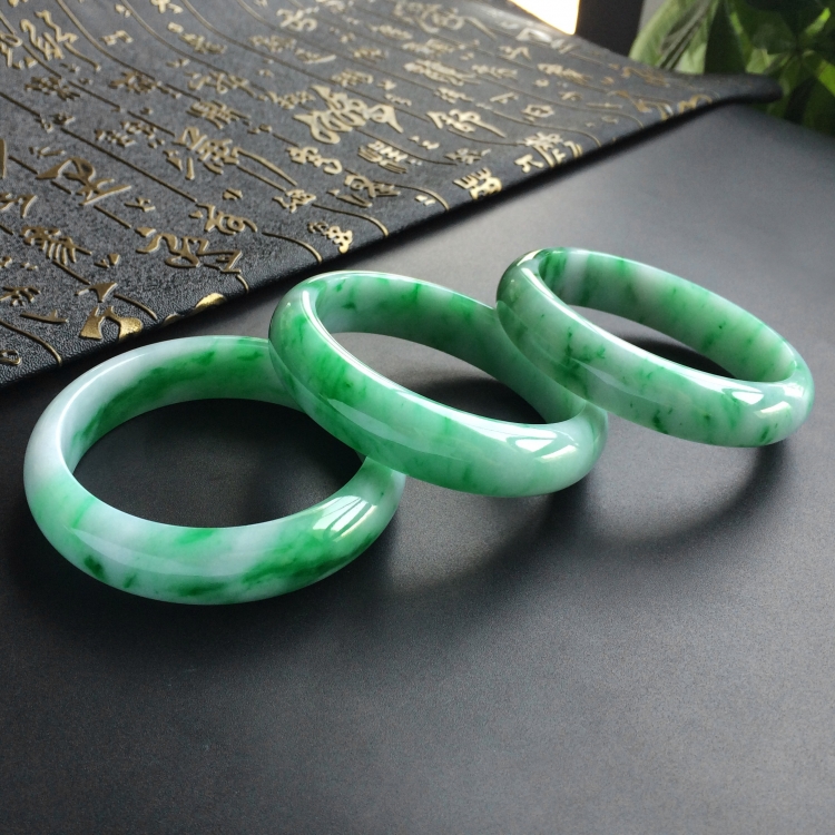 (超值推荐)糯冰种飘翠手镯(一批走)(59.1mm/58.3mm/59mm)