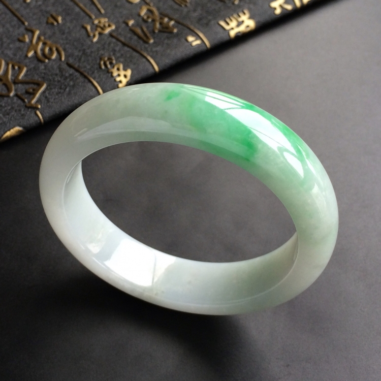 (超值推荐)糯冰种飘翠手镯(58.3mm)