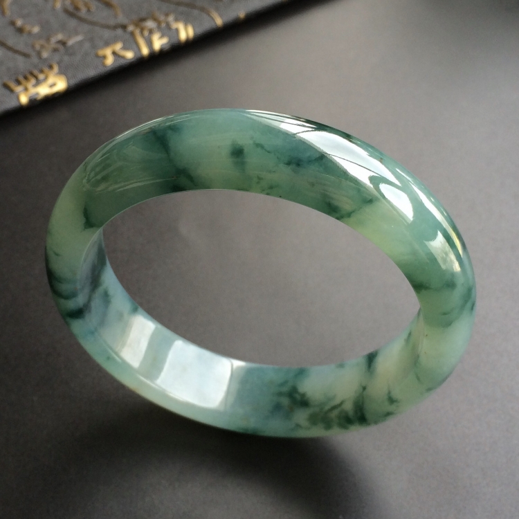 (超值推荐)糯冰种飘花手镯(56.7mm)