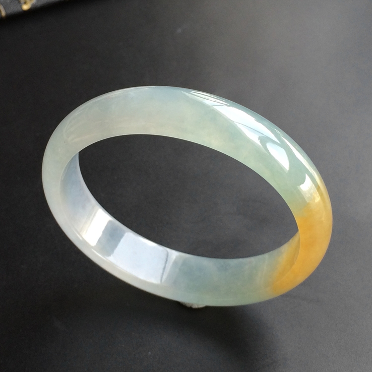 (超值推荐)冰种晴水黄翡贵妃镯(54.4mm-48.1mm)