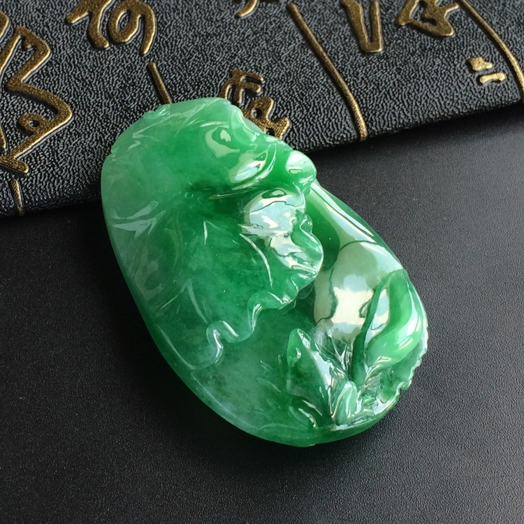 (超值推荐)糯冰种翠色连年有余挂件
