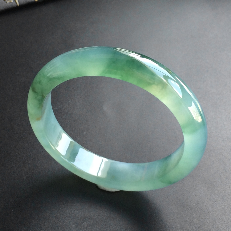 (超值推荐)冰种飘花手镯(56.1mm)