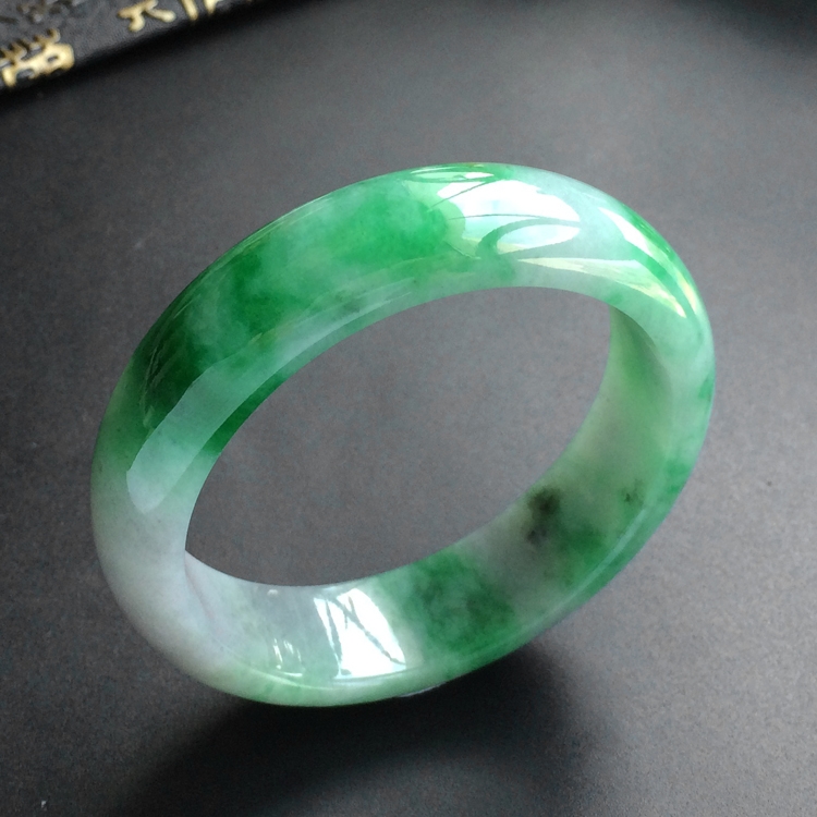 (超值推荐)糯冰种飘翠手镯(55mm)