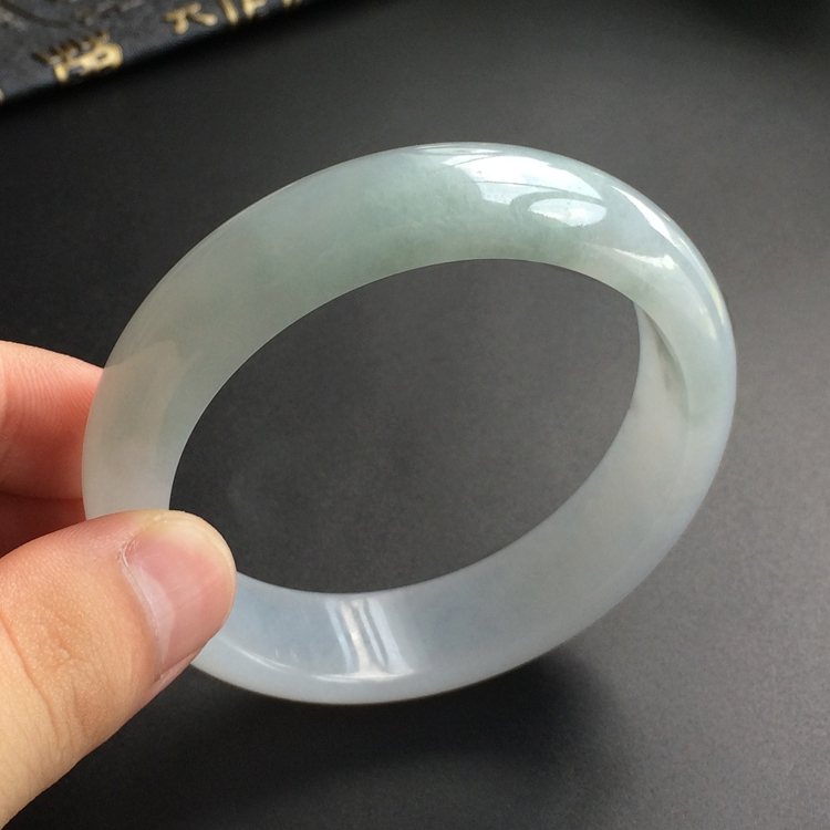 (超值推荐)糯冰种晴水手镯(58.2mm)