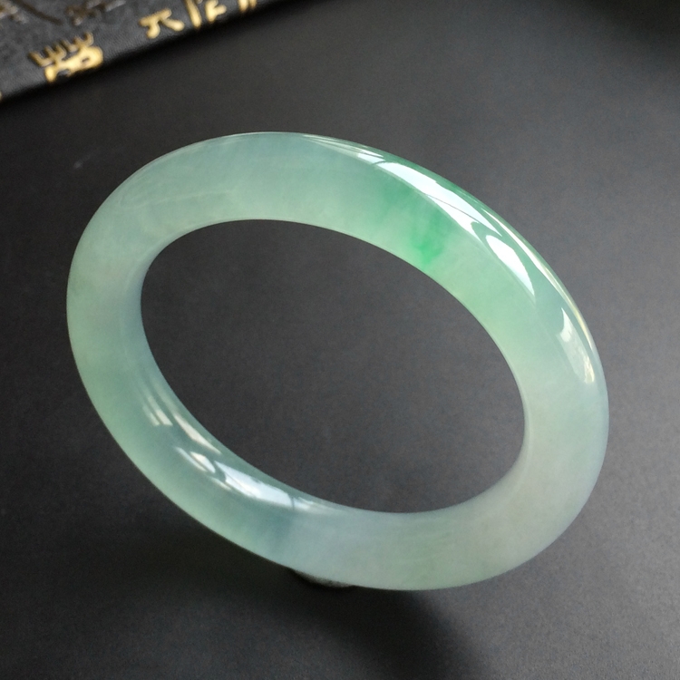 (超值推荐)冰种飘翠圆条手镯(55mm)