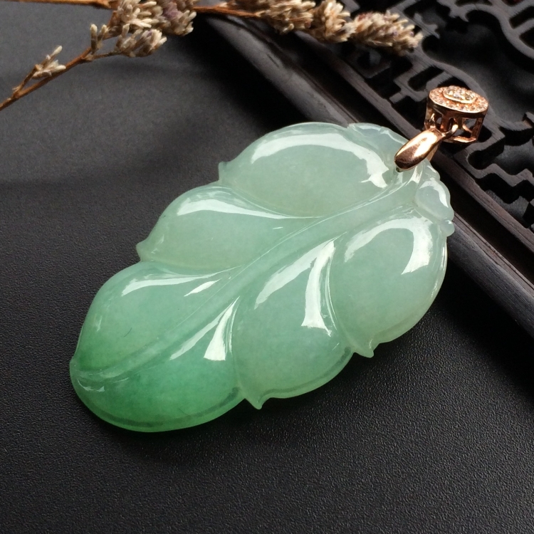 糯冰种晴水玉叶挂件