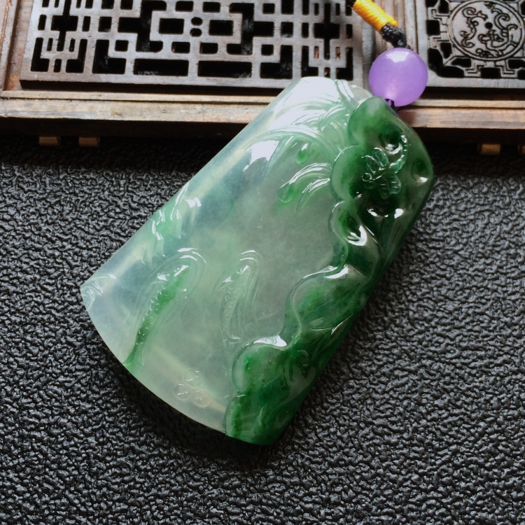(超值推荐)冰种飘绿花荷塘清趣挂件
