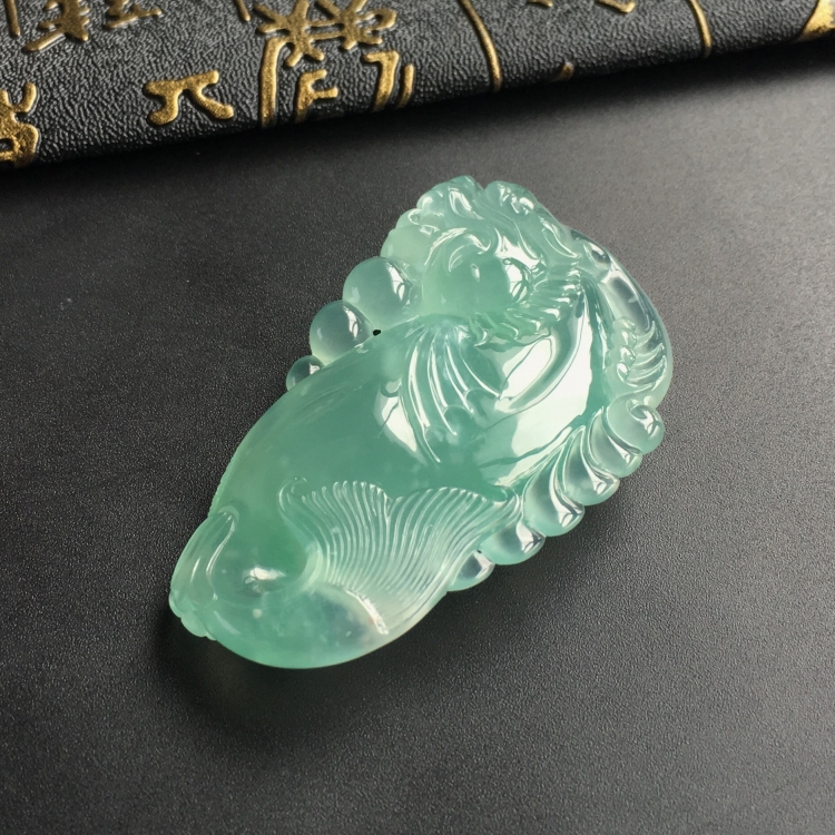 (超值推荐)冰种晴水龙头鱼挂件