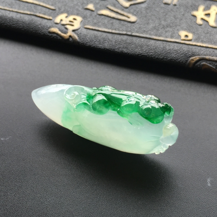 (超值推荐)冰种深绿福瓜挂件