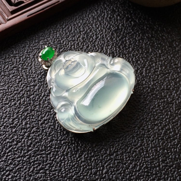 (超值推荐)冰种淡晴水略飘花镶白金钻石玉佛胸坠