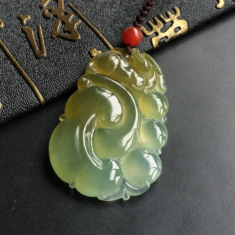 (超值推荐)冰种褐黄翡如意挂件